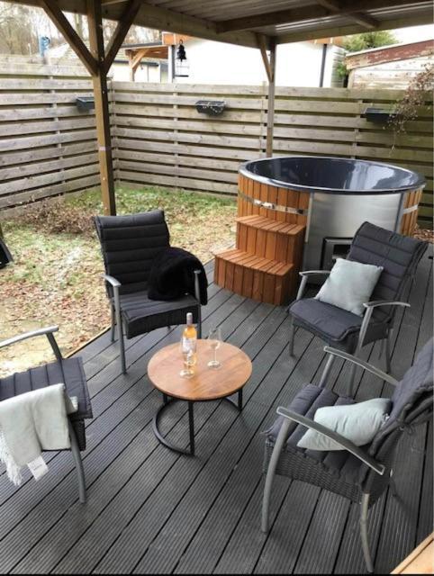 Hottub Forest Chalet Op De Veluwe! Пюттен Экстерьер фото