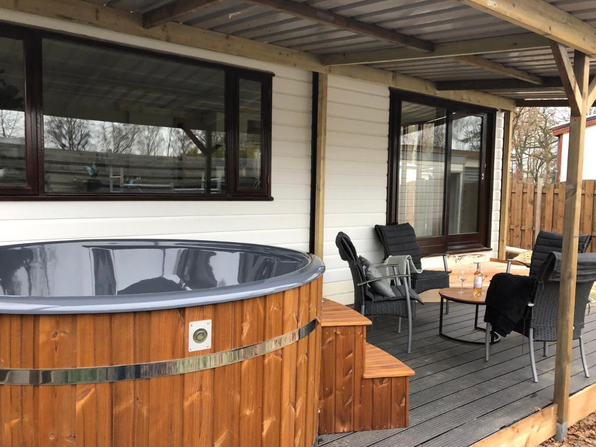 Hottub Forest Chalet Op De Veluwe! Пюттен Экстерьер фото